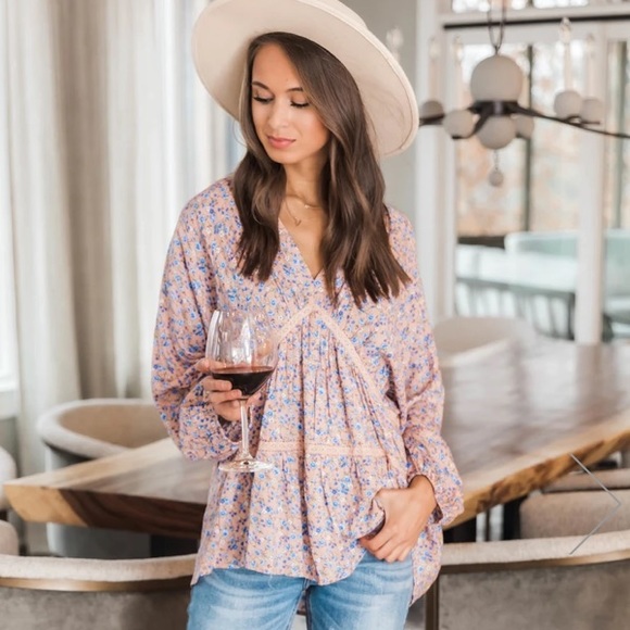 Tell me Something Wonderful Blouse - Picture 1 of 2